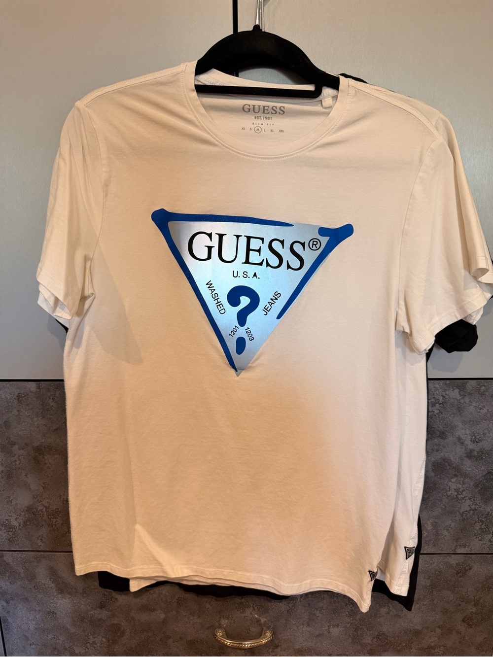 Guess t-shirt